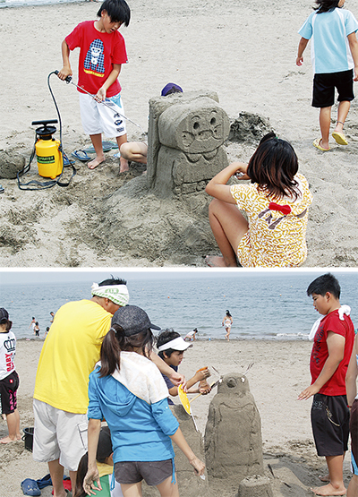 三浦海岸に個性的な砂像