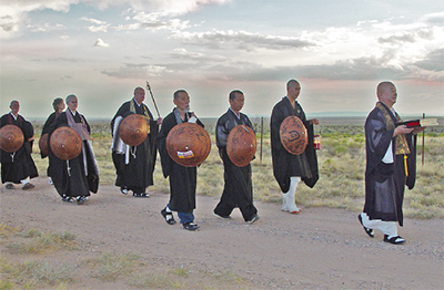 僧侶たちの祈りの旅