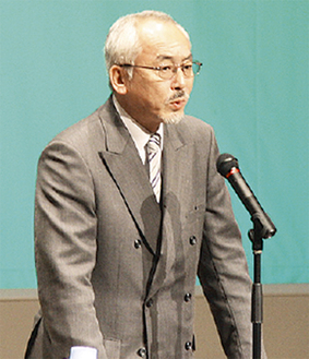 講演する水谷さん