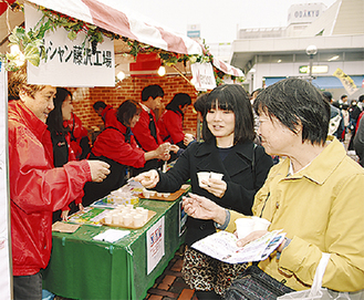 ワインを購入する参加者（昨年）