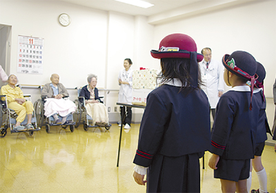 果物をどうぞ」 のぞみ幼稚園 | 藤沢 | タウンニュース