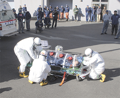 初のエボラ対策訓練