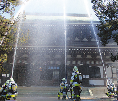 円覚寺で消防訓練