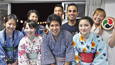 留学生寮で日本文化伝える
