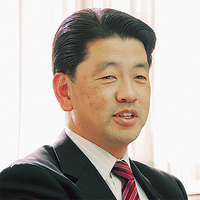 インタビューに答える加藤市長