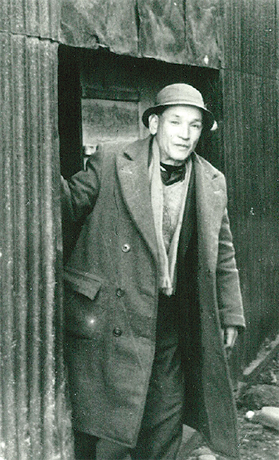 川崎長太郎 没後30年の特別展 執筆拠点の小屋を復元 | 小田原・箱根