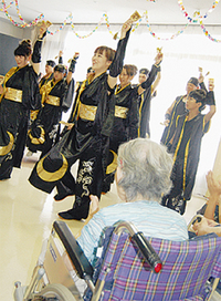 よさこい踊りの披露も