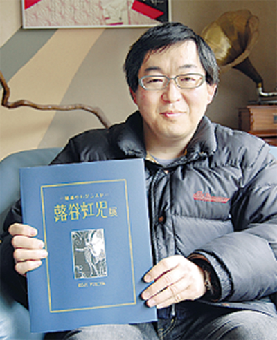 中川司気大（なかがわしきた）　西洋人形の絵タイトル「窓辺」　油彩　　F６号 中川司気大（なかがわしきた） 西洋人形の絵タイトル「窓辺」 油彩 F6号