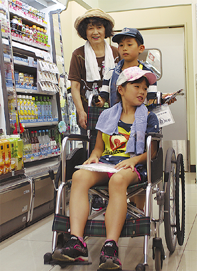 思いやり」醸成 南社協 小中学生に車いす体験 | 足柄 | タウン