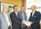 箱根地区の「芝刈り会」マッサージチェア寄贈
