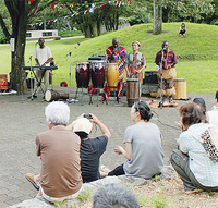 古墳公園会場のライブ演奏