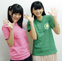 当編集室を訪れた加藤萌笑さん（左）と小泉遥さん