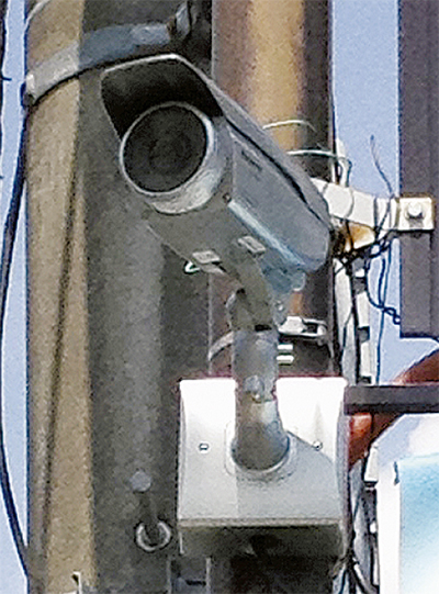 本町に防犯カメラ設置