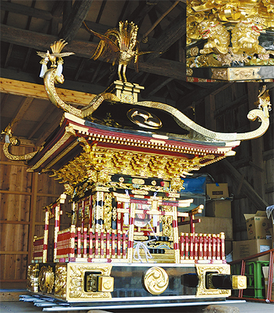 建造２３０年 菖蒲の神輿