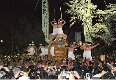 日本の祭り写真で紹介