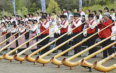 アルプホルンづくり 5月開校 参加者募集 | 秦野 | タウンニュース
