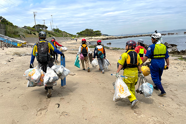 横須賀・久里浜付近。活動に参加する仲間も増えた