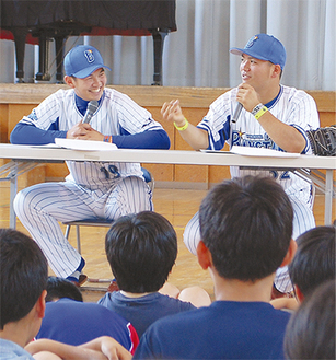 山崎選手（左）と高城選手