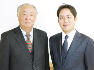 野路秀雄会長（左）と健太郎代表取締役