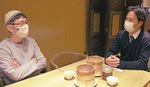 シュウマイ談義で盛り上がる潤さんと北村さん（右）