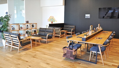 国産材を活用した厚木・伊勢原店