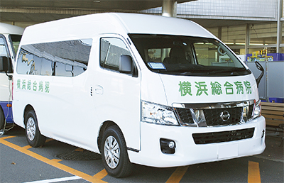 横浜総合病院 送迎バス で地域貢献へ 高齢者の移動に新たな一手 医療法人社団緑成会横浜総合病院 都筑区 タウンニュース