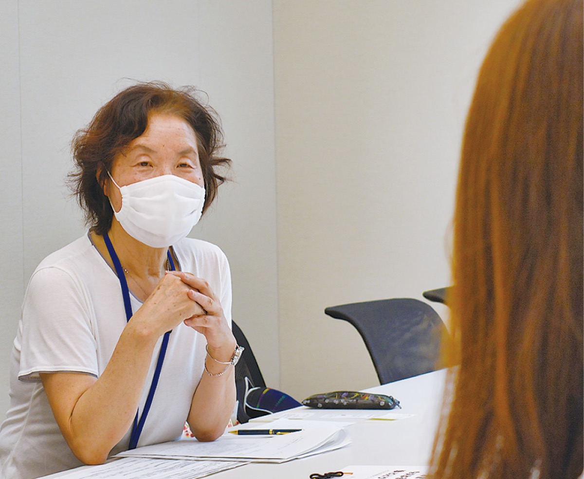 休業補償について聞く柳沢さん