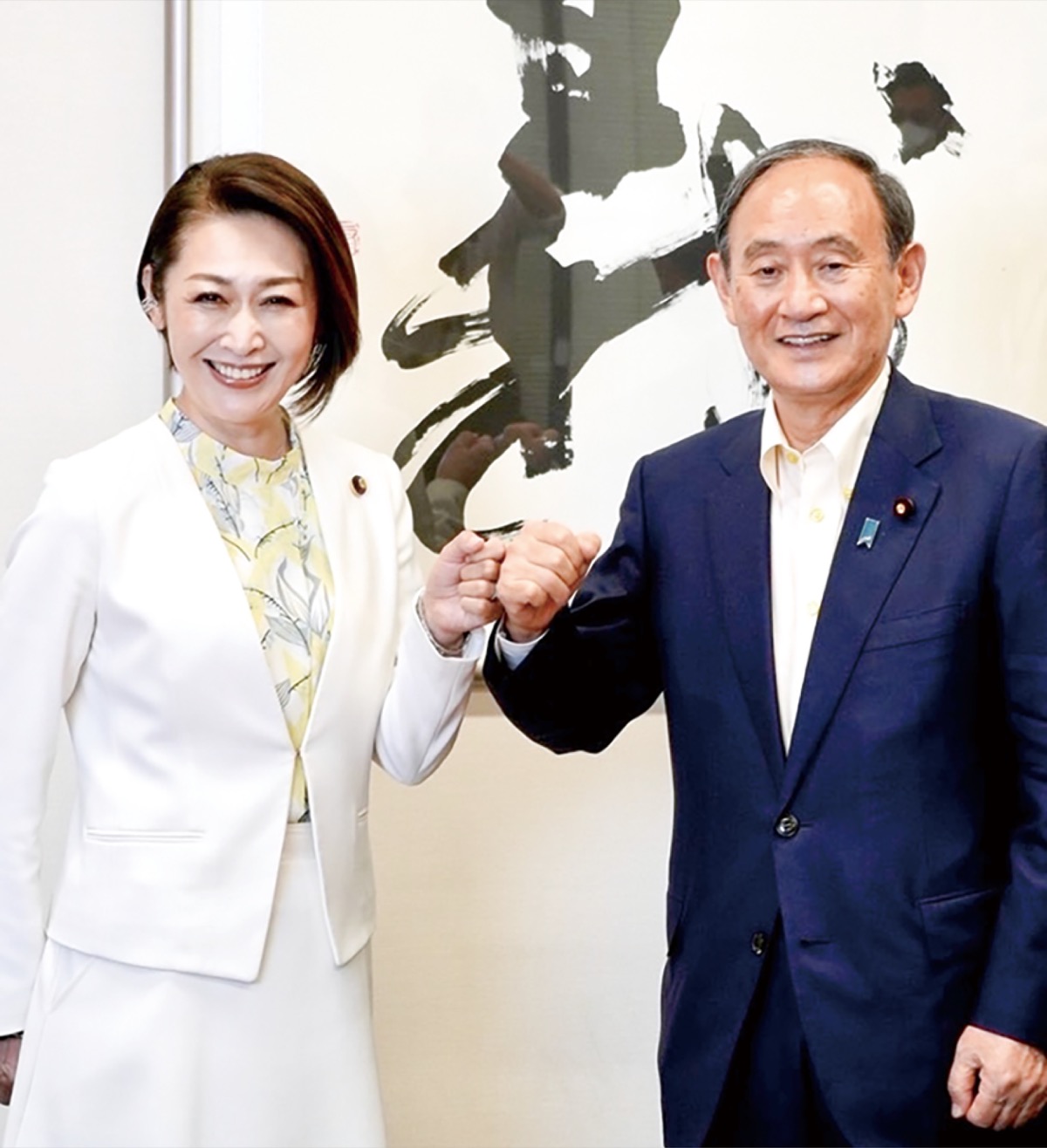 これまでの活動や神奈川への思いなどを語り合った三原じゅん子参議院議員と菅義偉衆議院議員