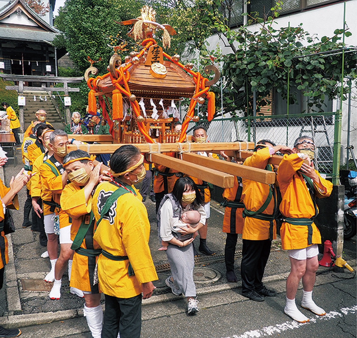 荏子田を神輿が巡行 八幡社で例大祭 | 青葉区 | タウンニュース