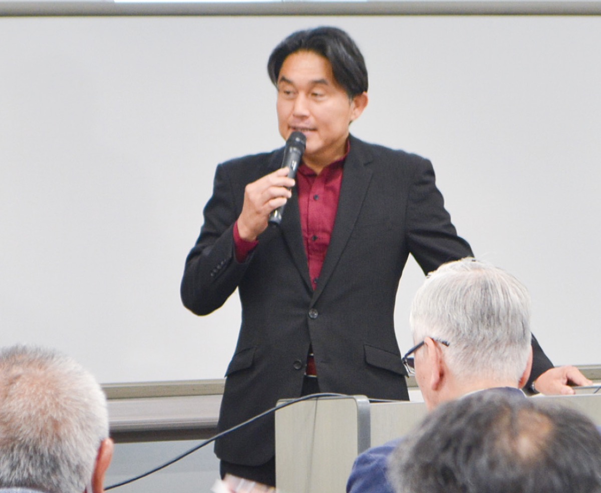 ｢税金の無駄遣い無くす｣