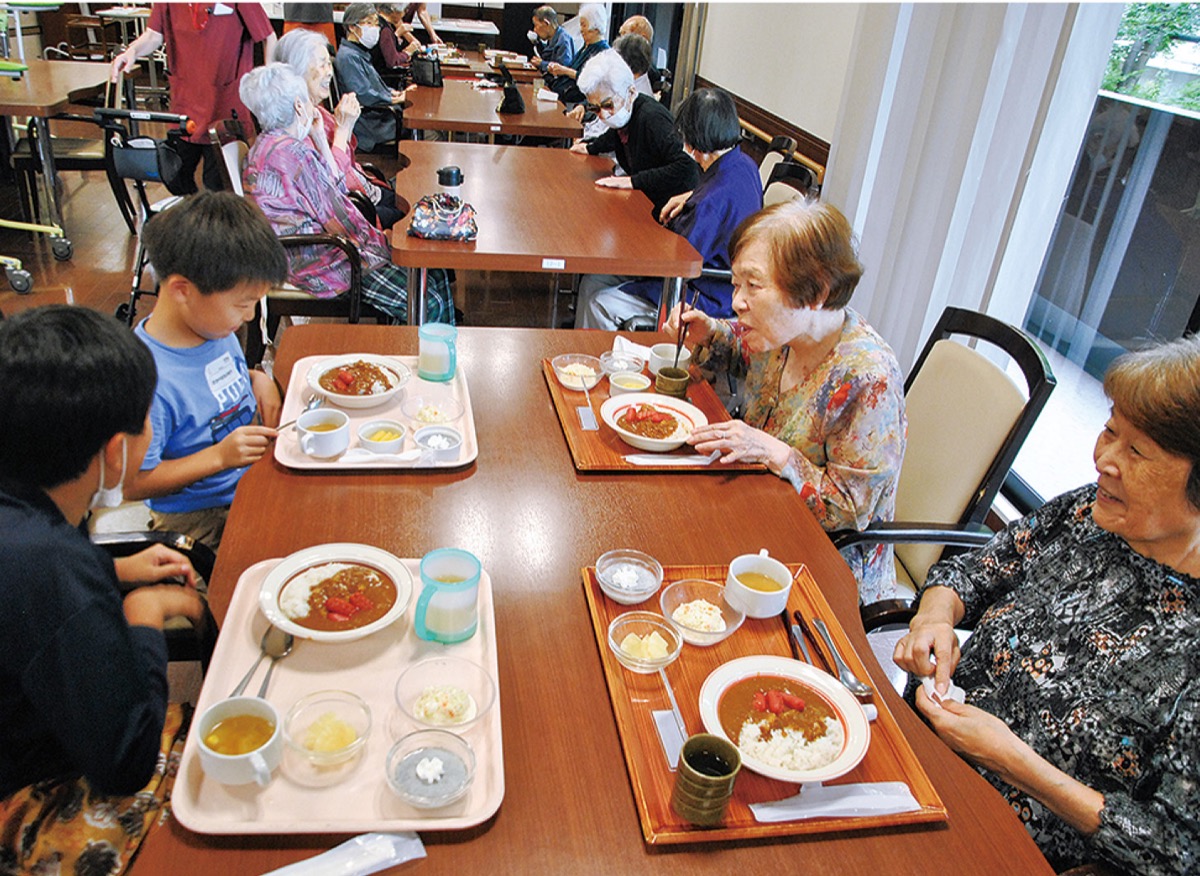 老人ホームで子ども食堂