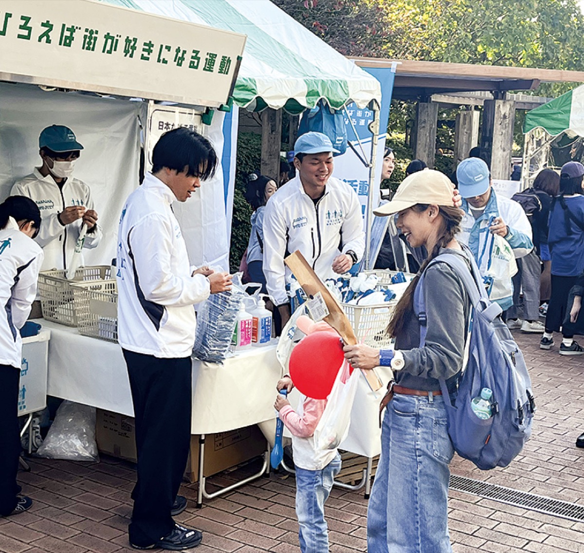 ごみ拾いで街をきれいに