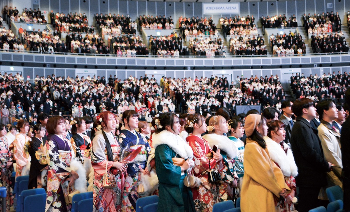 ３万４千人が門出迎える