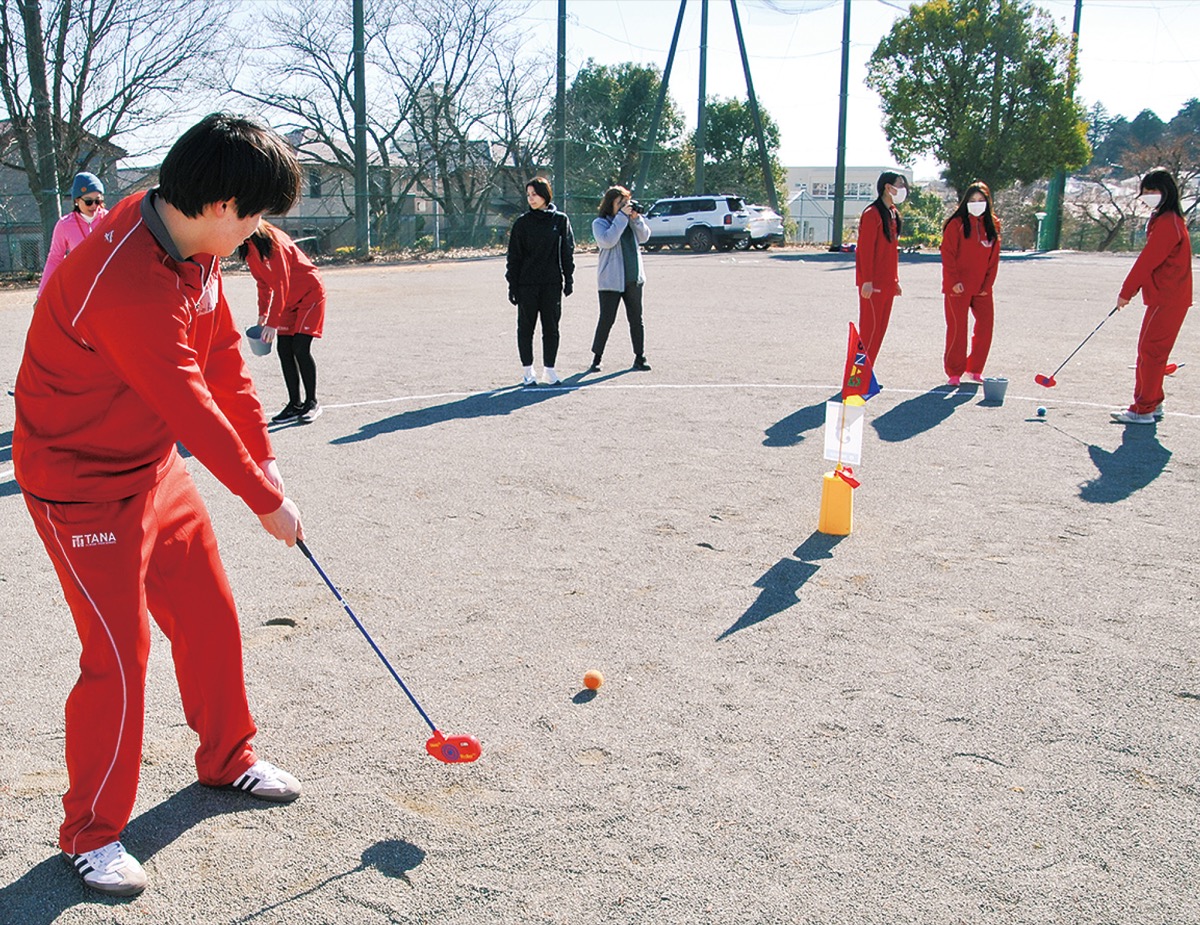 ゴルフ通じて社会性育む