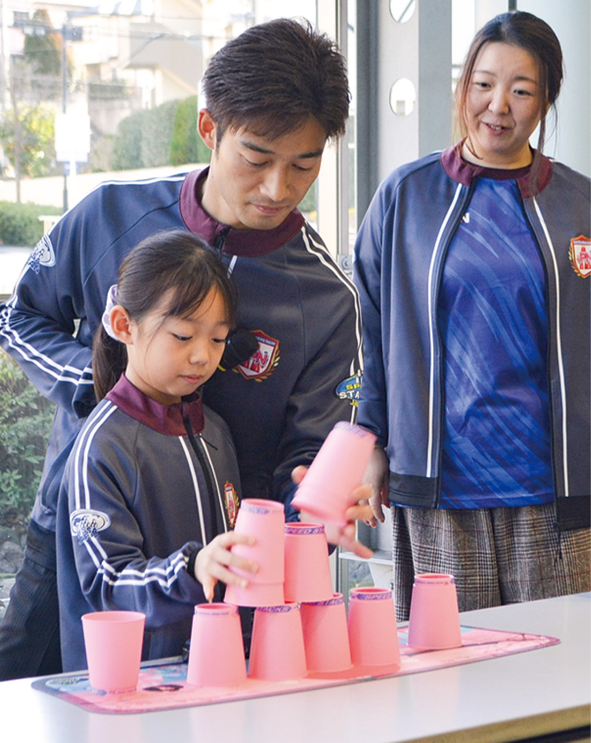 競技を実演する瀬尾一家