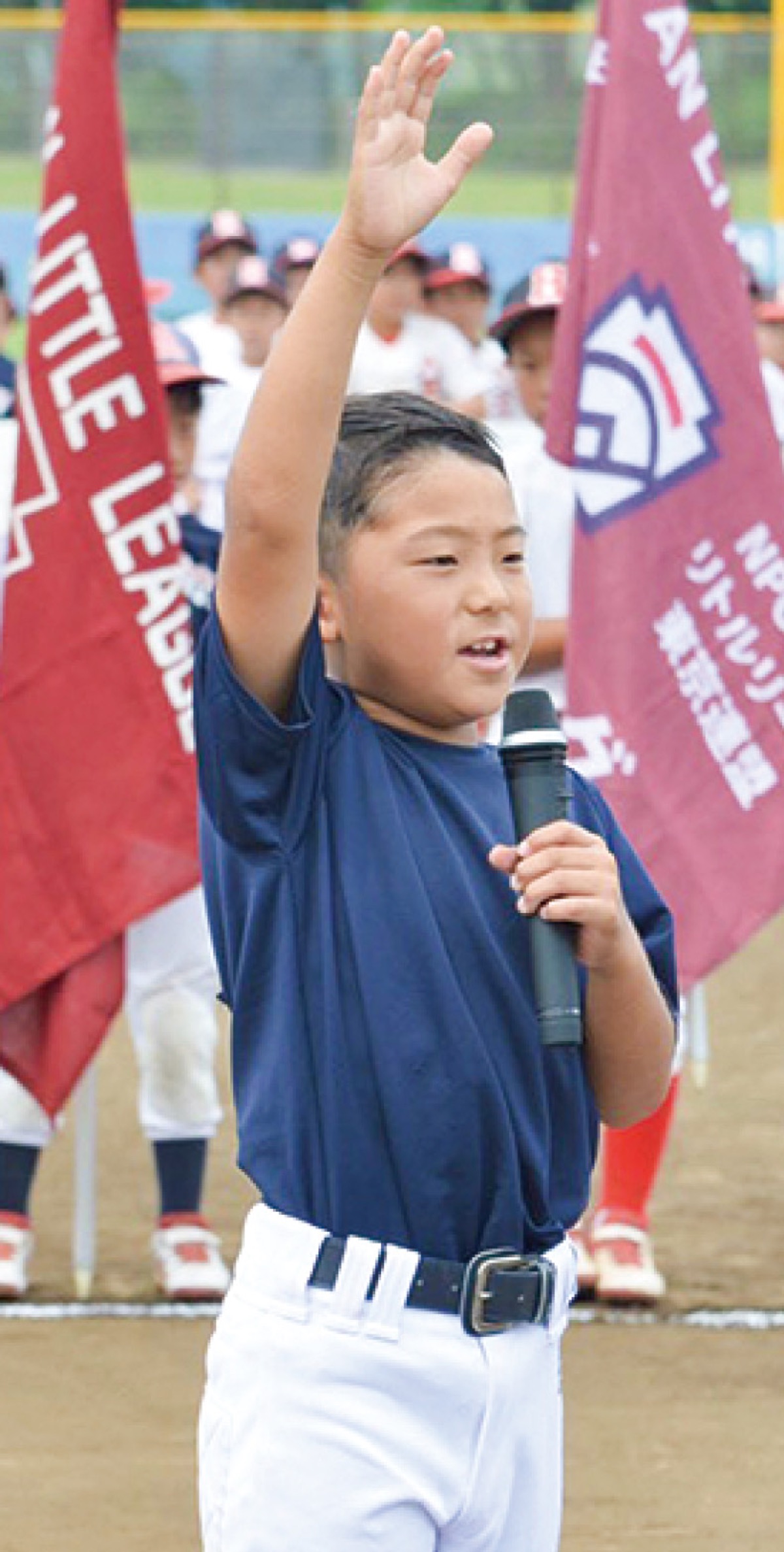 選手宣誓を行う東野キャプテン