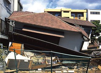 ▶直下型地震の被害の一例