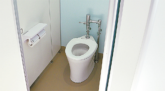 洋式に改修されたトイレ（写真は港南区の芹が谷小）