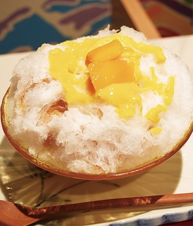 マンゴーと杏仁豆腐のかき氷