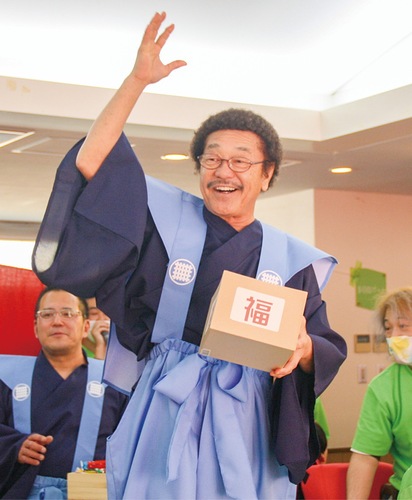昨年、みどりの家での節分祭に登場した具志堅用高さん