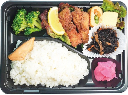 児童が考案し、「わんどきっちん」が販売する『米キャン弁当』。価格は税込500円で数量限定販売