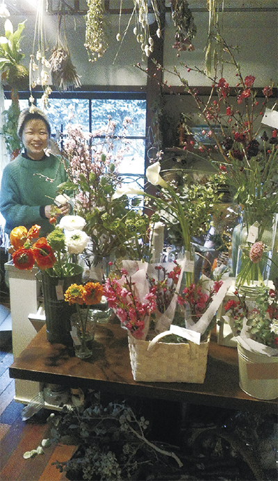 心和む 中山の花屋さんに ｓｈｅｋｉｒａ 三原真理絵さん 緑区 タウンニュース