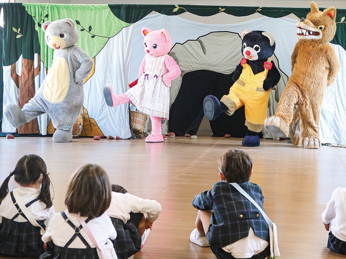 八朔幼稚園で人形劇 劇団こぐま座 が来園 緑区 タウンニュース