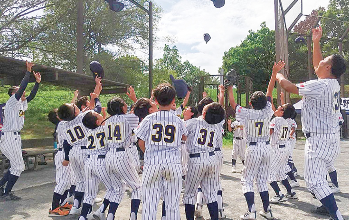 Aクラス優勝の山下ジャイアンツ（同連盟提供）