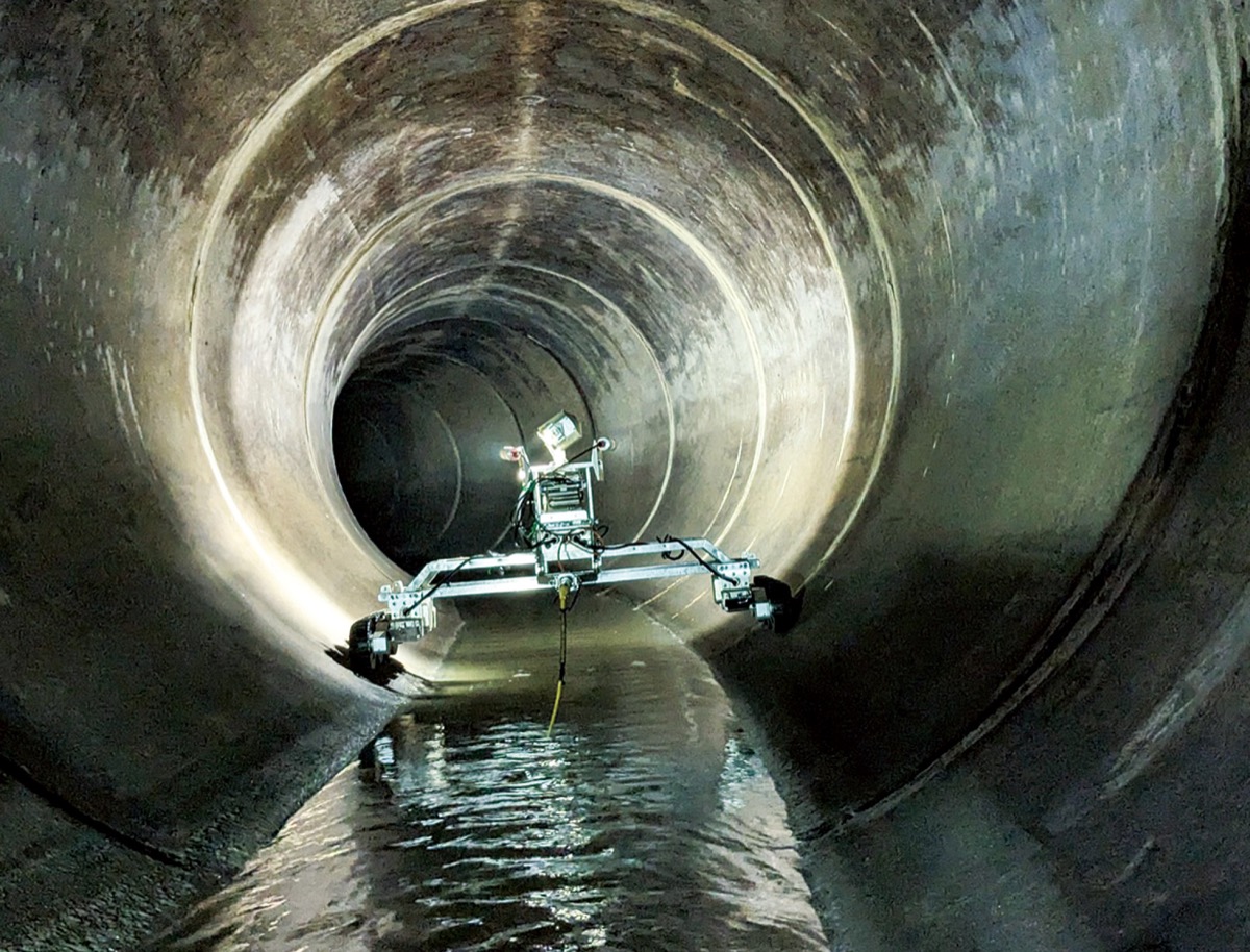 腐食やひび割れ確認