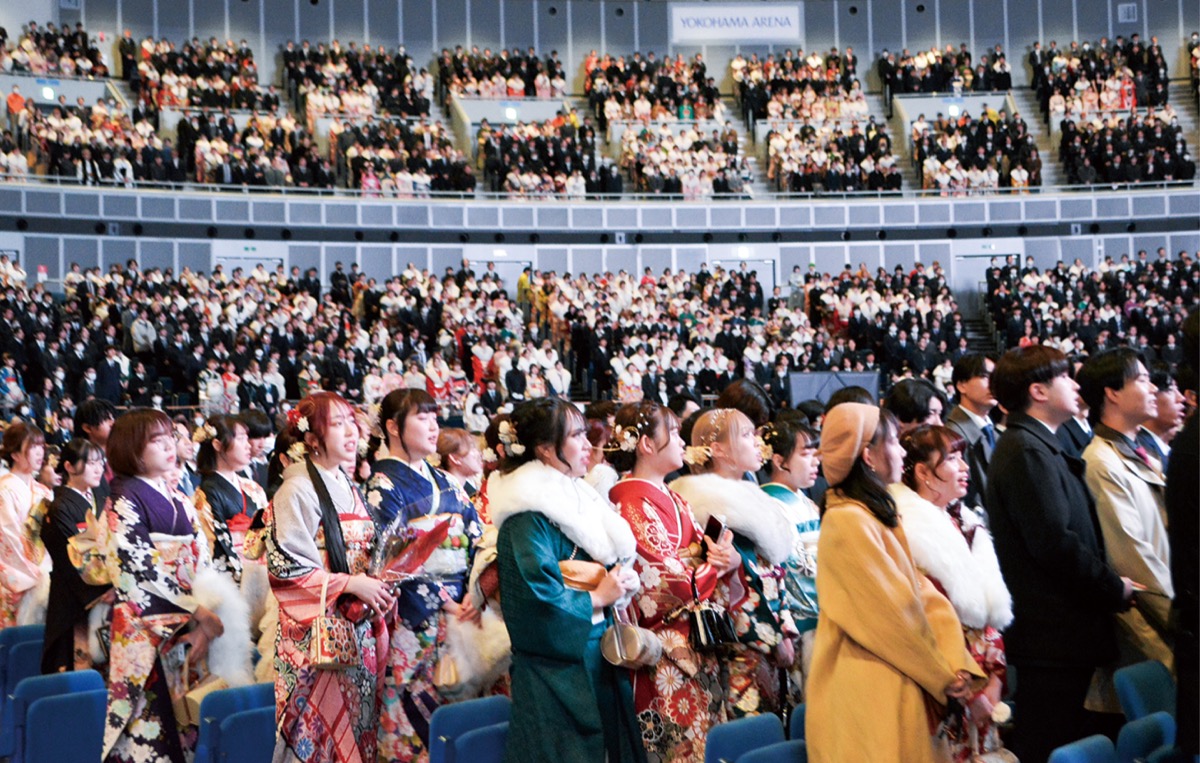 ３万４千人が門出迎える