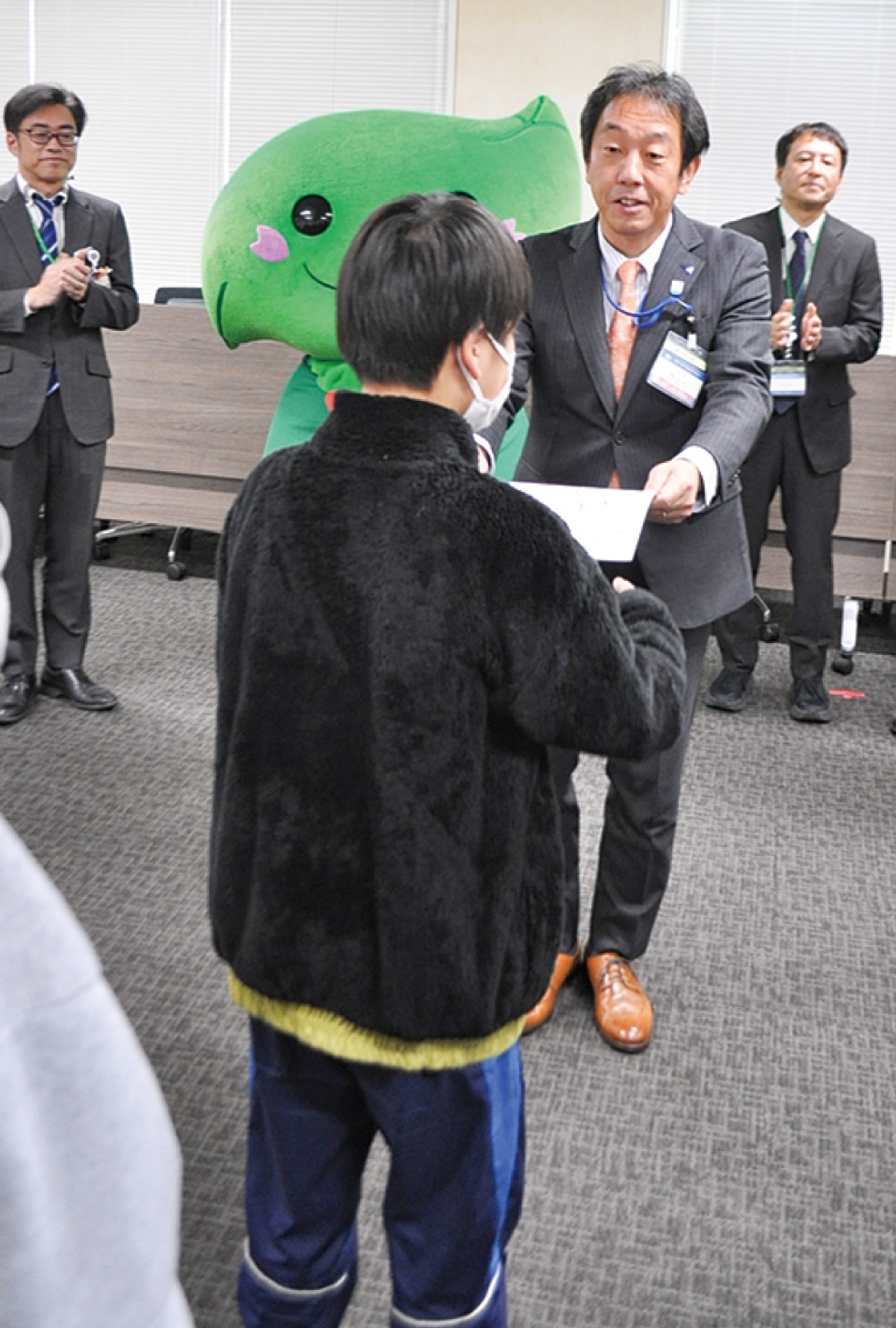 ポスターと動画 製作