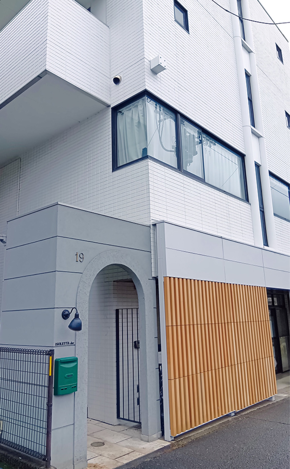 同社がある十日市場町内の建物