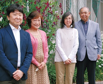 （右から）メンバーの諸泉会長、那須さん、甲斐さん、藤田さん