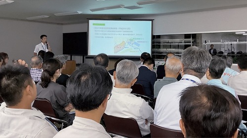 地震被害想定を説明する森崎さん